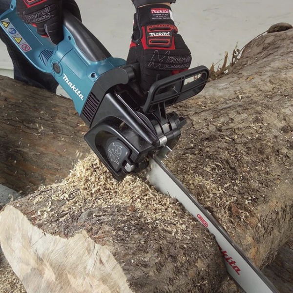 Máy Cưa Xích Dùng Điện Makita UC4041A (400mm/90px)