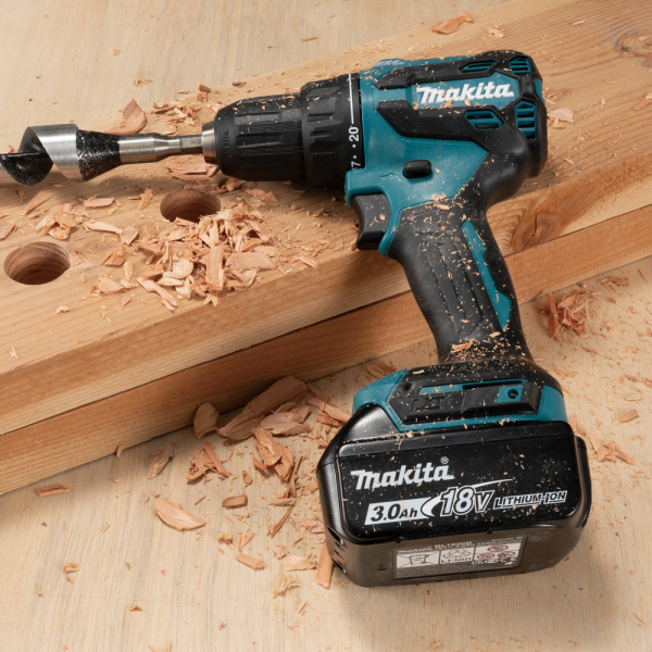 Máy khoan vặn vít dùng pin Makita DDF490 18V